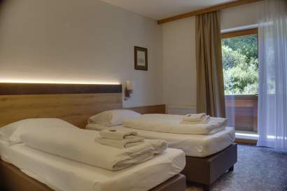 03-zimmer15-bett-getrennt-obertauern.jpg