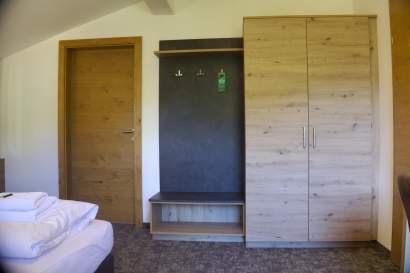 08-centralbb-schrank-bett.jpg