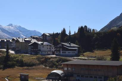 02_Central_Hausansicht_sommer.jpg