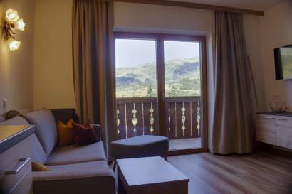04-centralbb-couch-aussicht-obertauern.jpg